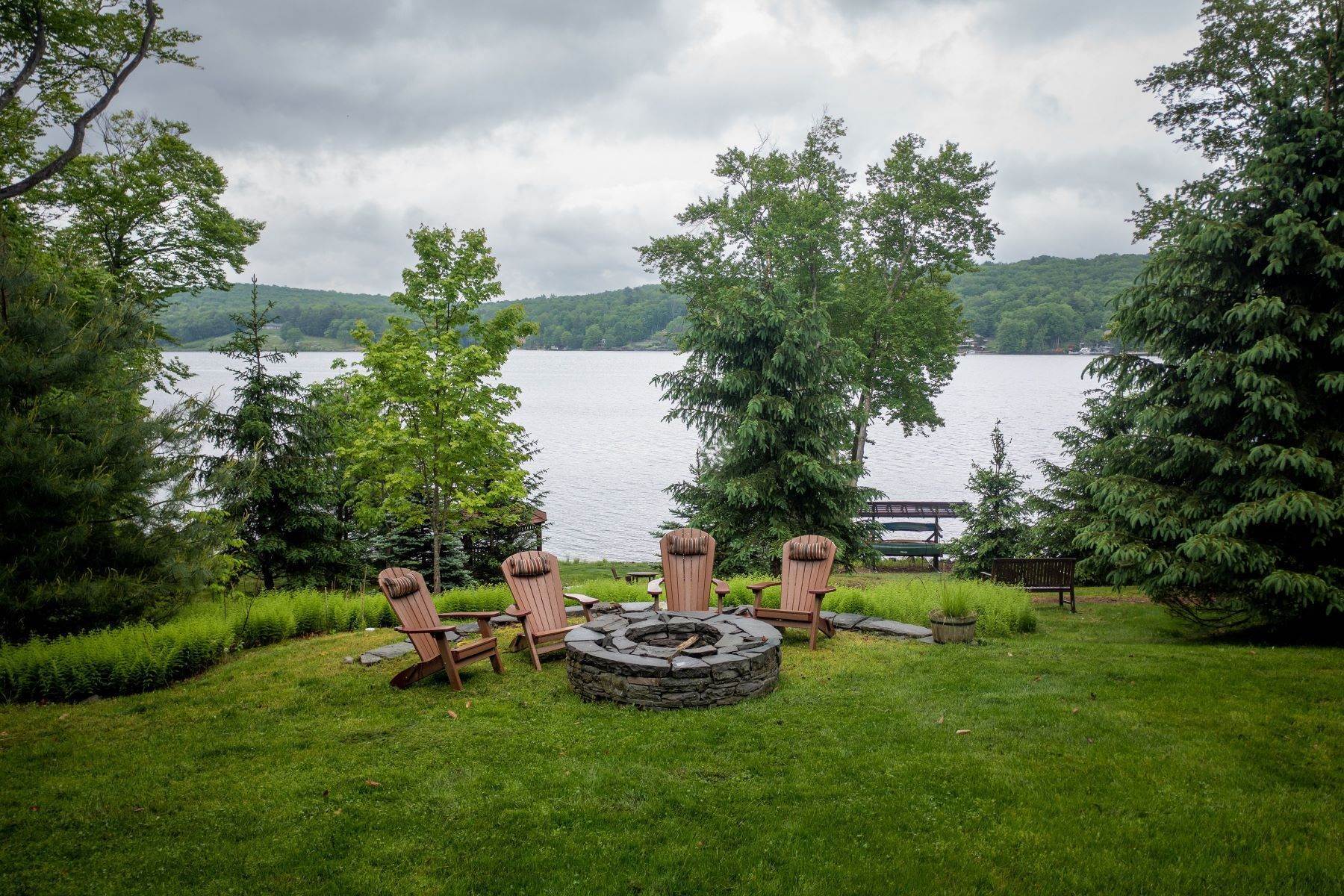 15. Single Family Homes for Sale at The Cabin on Swinging Bridge at The Chapin Estate 367 Woodstone Trail Bethel, New York 12720 United States