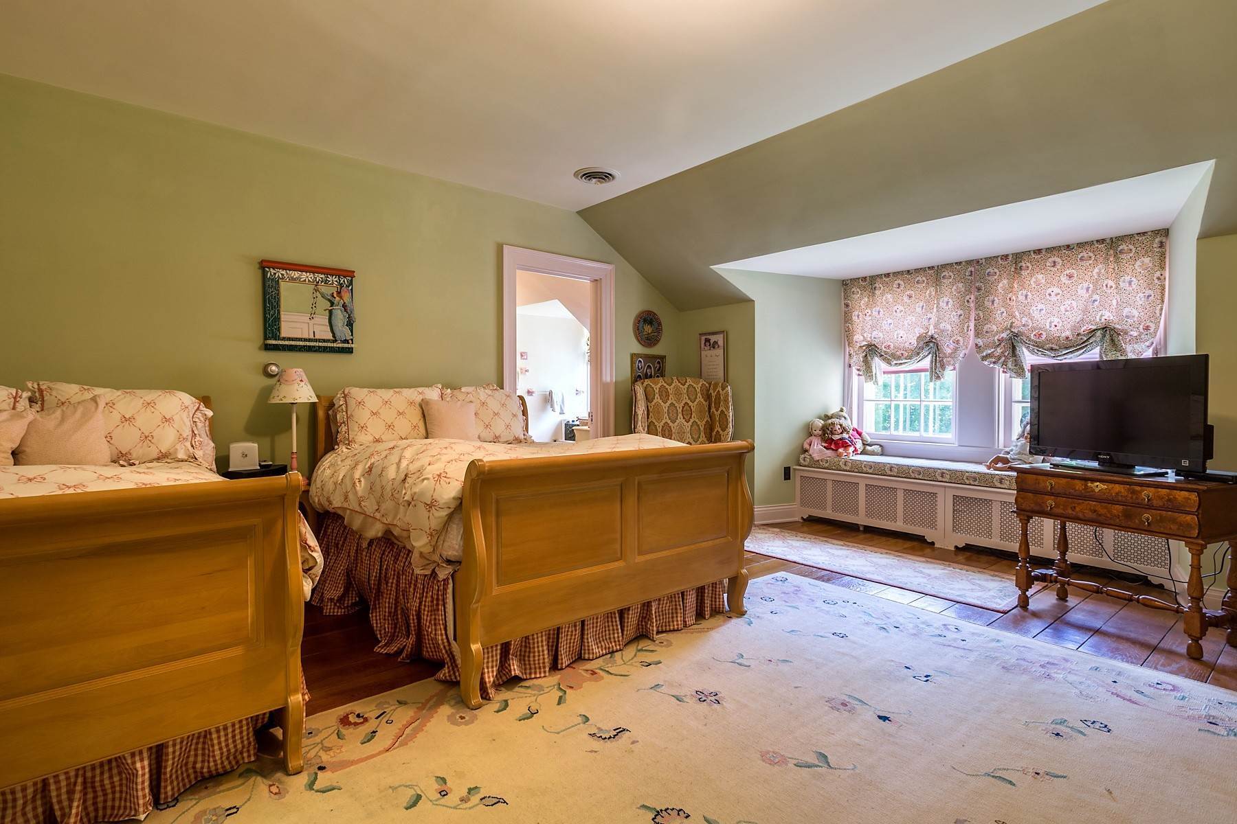 22. Single Family Homes for Sale at Smiley Manse 23 Highland Road Springfield, Vermont 05156 United States