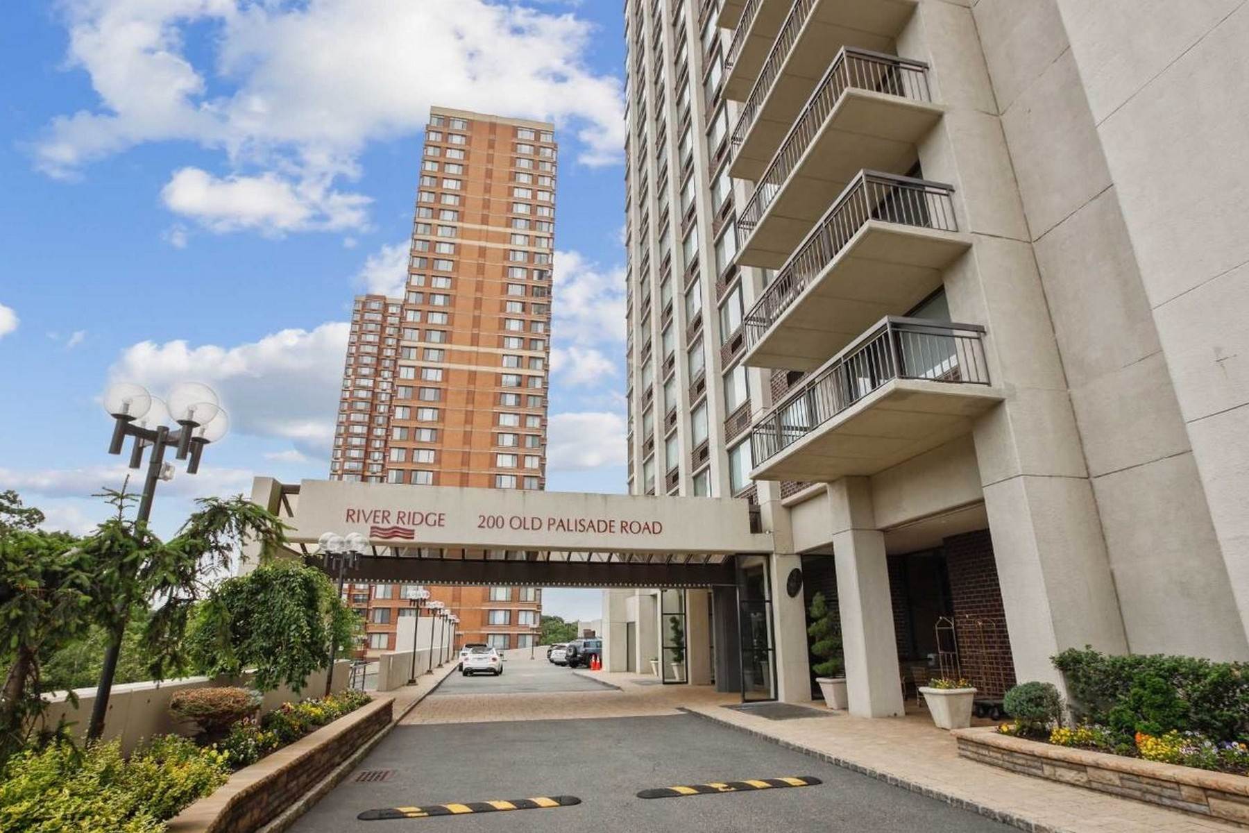 Condominiums for Sale at 200 Old Palisade Rd, Unit 22E Fort Lee, New Jersey 07024 United States