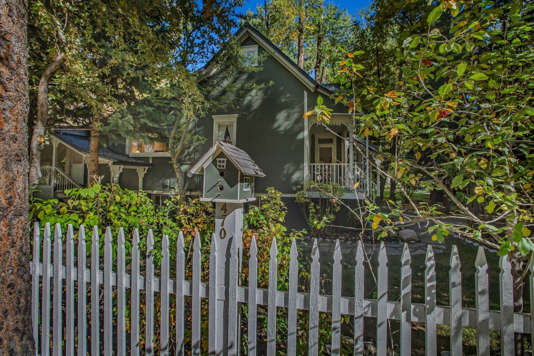 50. Single Family Homes por un Venta en One-of-a Kind Aspen Compound 728 E Francis Street, 470 N Spring Street Aspen, Colorado 81611 Estados Unidos