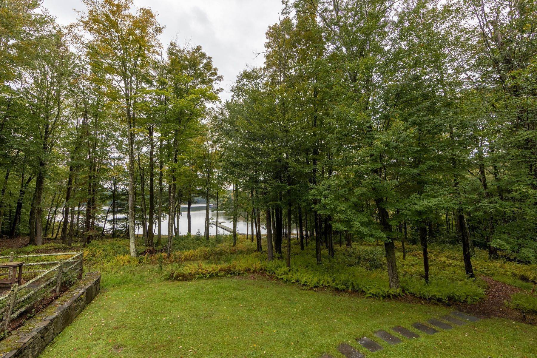 32. Single Family Homes for Sale at Twin Oaks at The Chapin Estate 312 Chapin Trail Bethel, New York 12720 United States