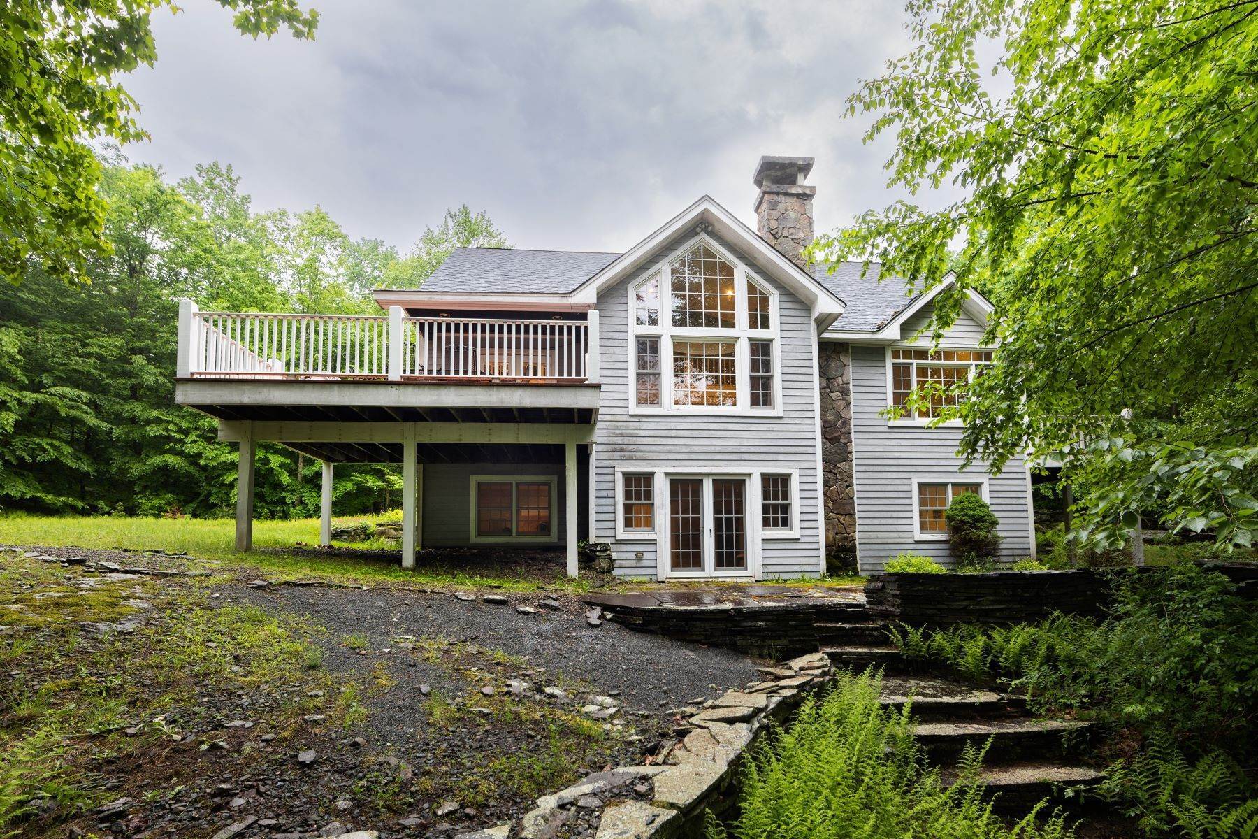 2. Single Family Homes 为 销售 在 Villa del Lago at The Chapin Estate 51 Homestead 伯特利, 纽约 12720 美国