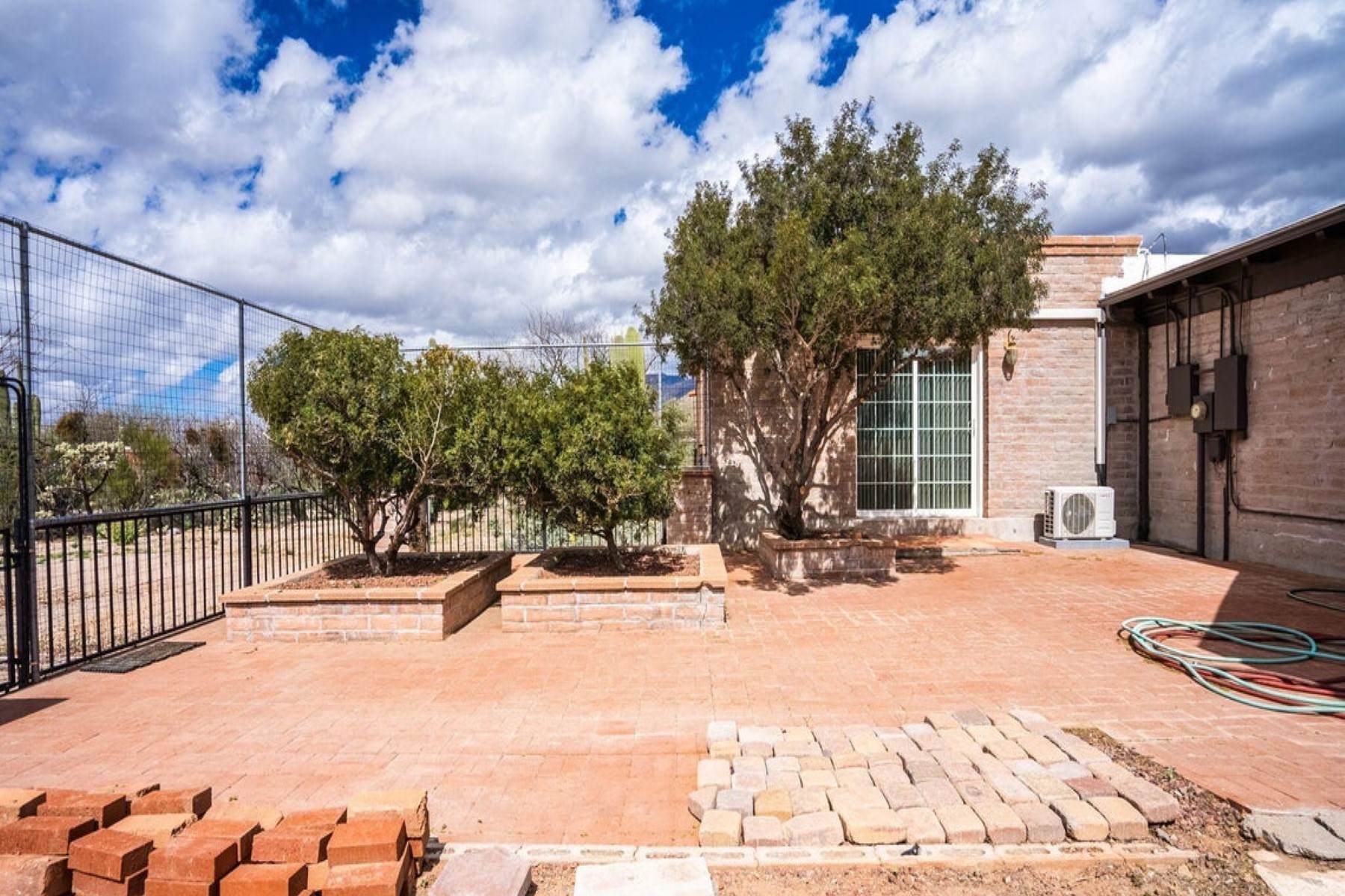 49. Other Residential Homes for Sale at 10450 Plumeria, Tucson, AZ 85749 10450 E Plumeria Road Tucson, Arizona 85749 United States