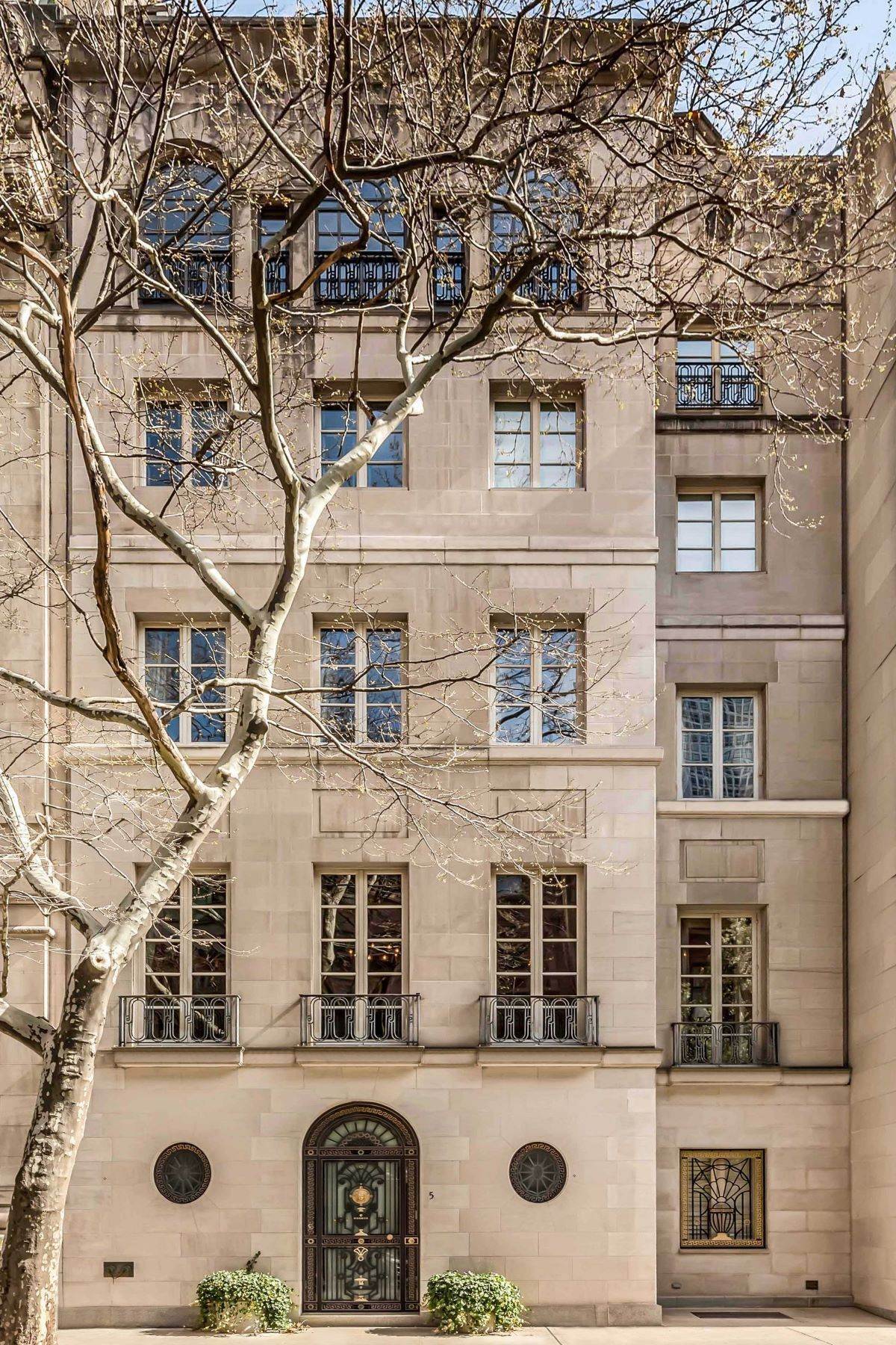 Maison en rangée pour l Vente à Versace Style Grand Mansion 5 East 64th Street New York, New York 10065 États-Unis